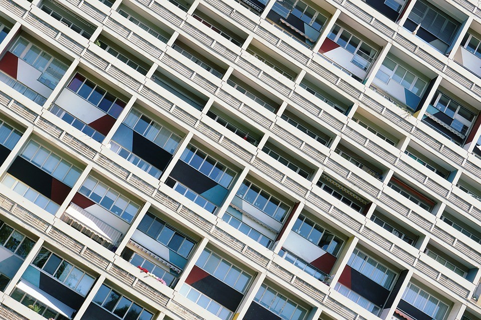 When to choose PVC windows and when to choose aluminum windows?